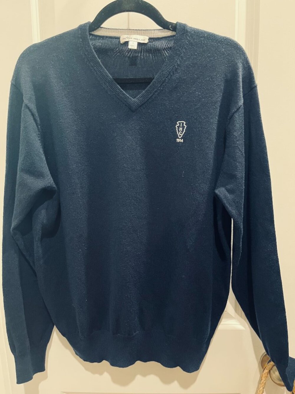 Peter Millar Mens V-neck Navy Blue Sweater Logo IHC Size Large